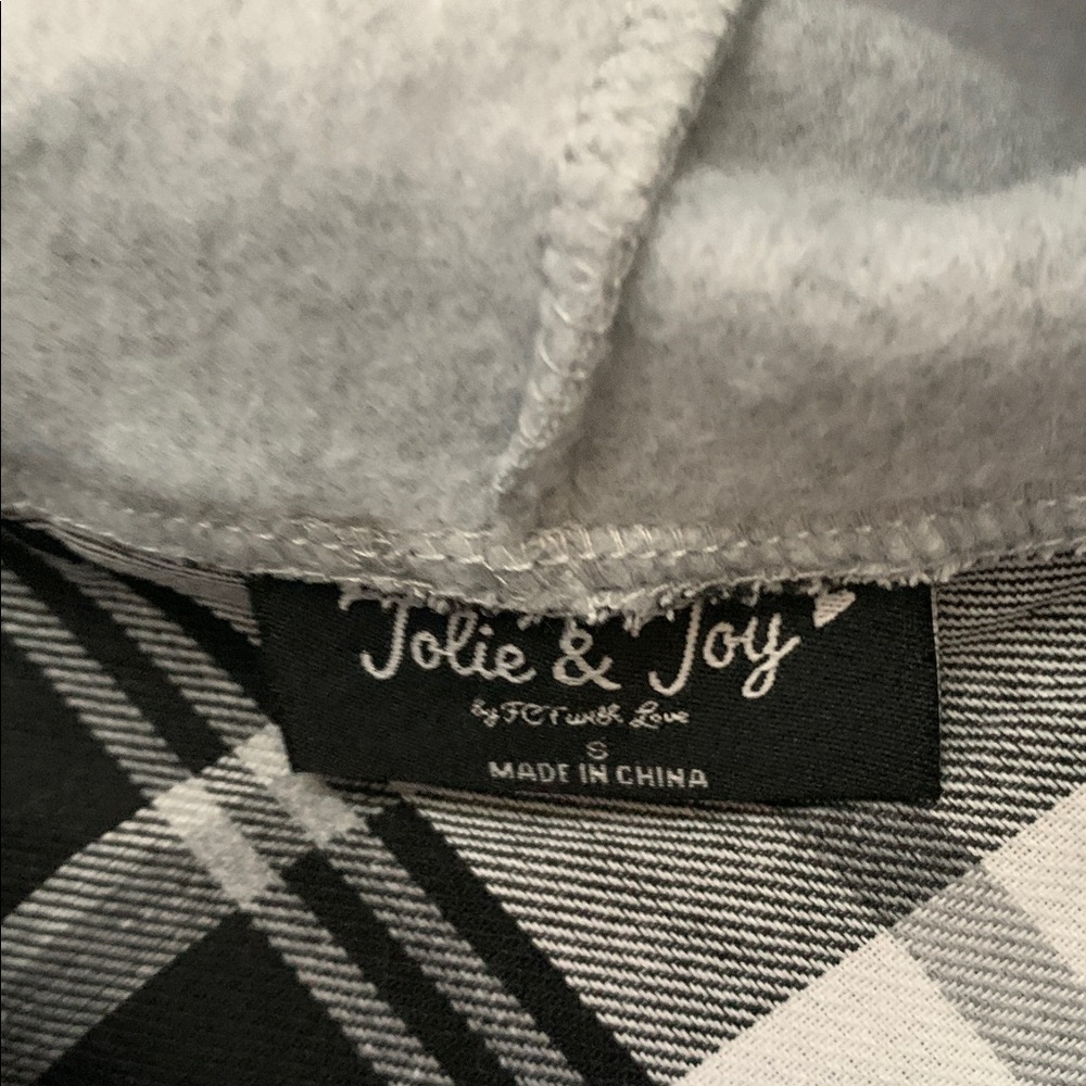Plaid Button-Up Hoodie - Picture 4 of 12
